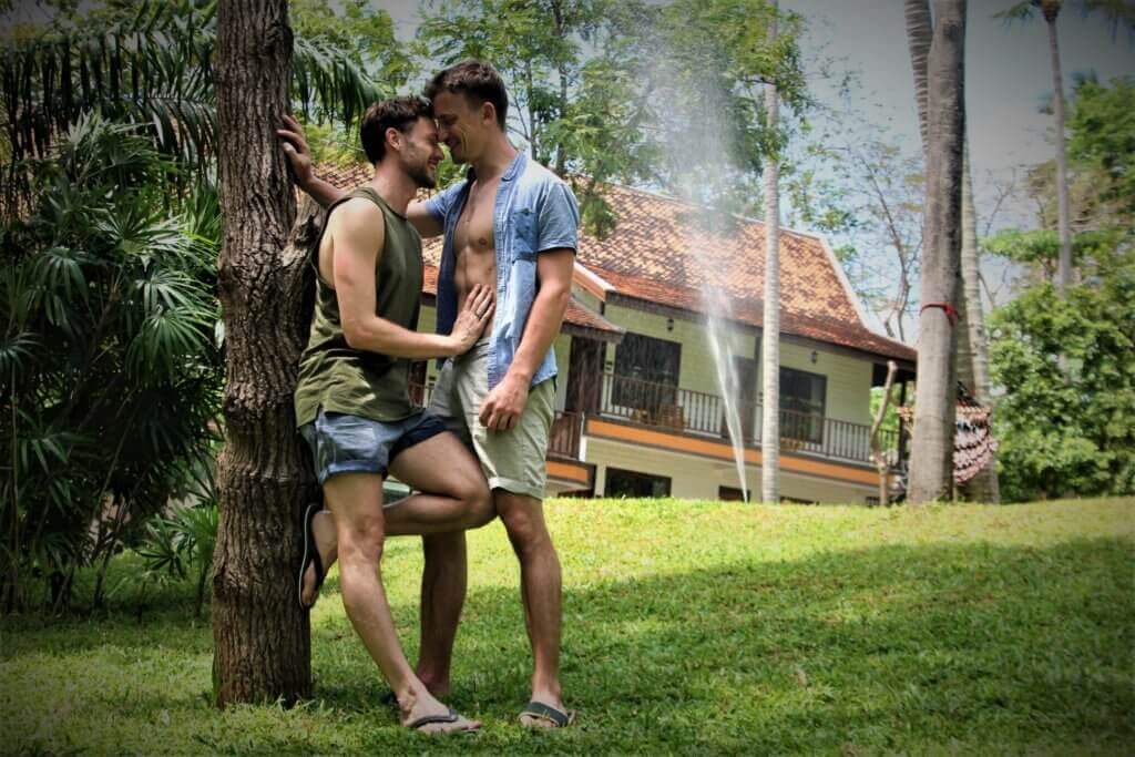 maenner-unter-sich-reisen-schwul-hotel-Alpha-Gay-Resort-Koh-Samui-Thailand-garten