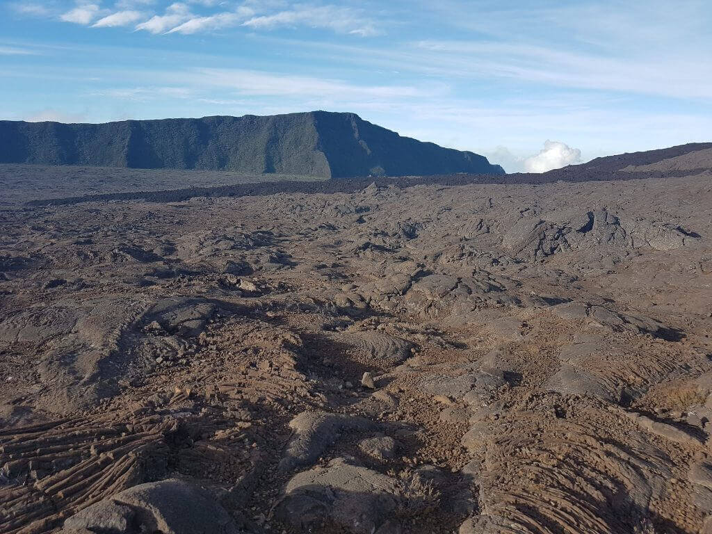 la-reunion-gay-aktivreisen-aktiv-wanderreise-bergsteigen-Plaine des Sables-mondlandschaft