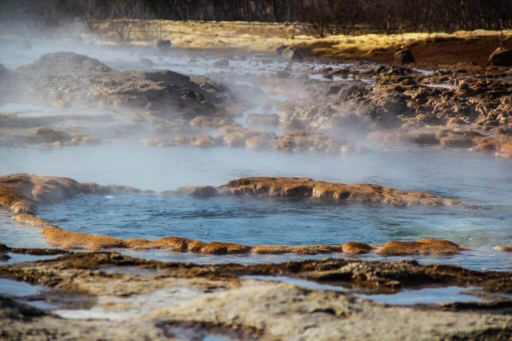 pink-iceland-golden-circle-reisen-gay-Strokkur