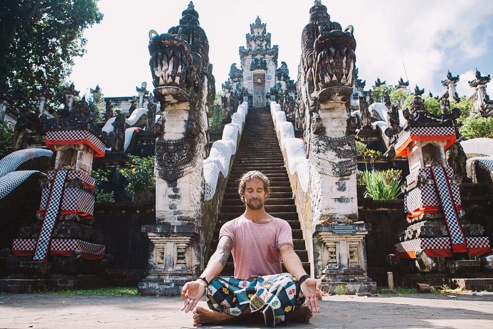 gay-urlaub-bali-wellness-fuer-maenner-urlaub-gay-reise-bali-yoga-fuer-maenner-indonesien-ferien-fuer-maenner