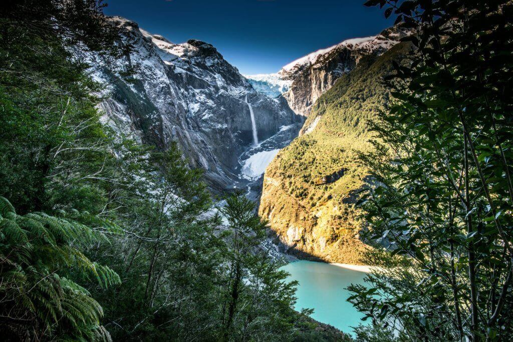 schwule-reise-buchen-ausflug-gay-patagonien-fjorde-suedchile-wellness-luxusreise-Puyuhuapi