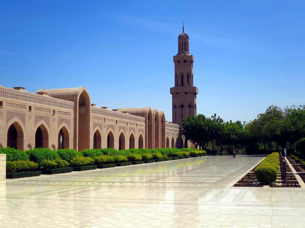 oman-gay-reisen-muscat-staedtereise-rundreise-sightseeing-highlights-kerle-reisen-mietwagenrundreise