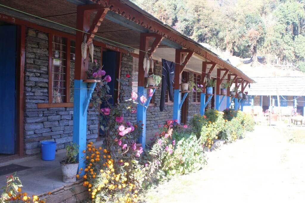 nepal-fuer-frauen-trekking-wanderreise-lesbisch-reisen-three-sisters-Tea-house-