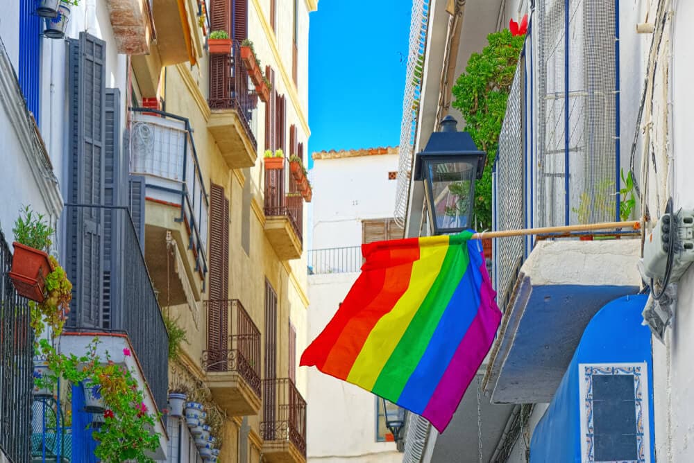 gay-hotels-spanien-reise-fuer-gays-buchen