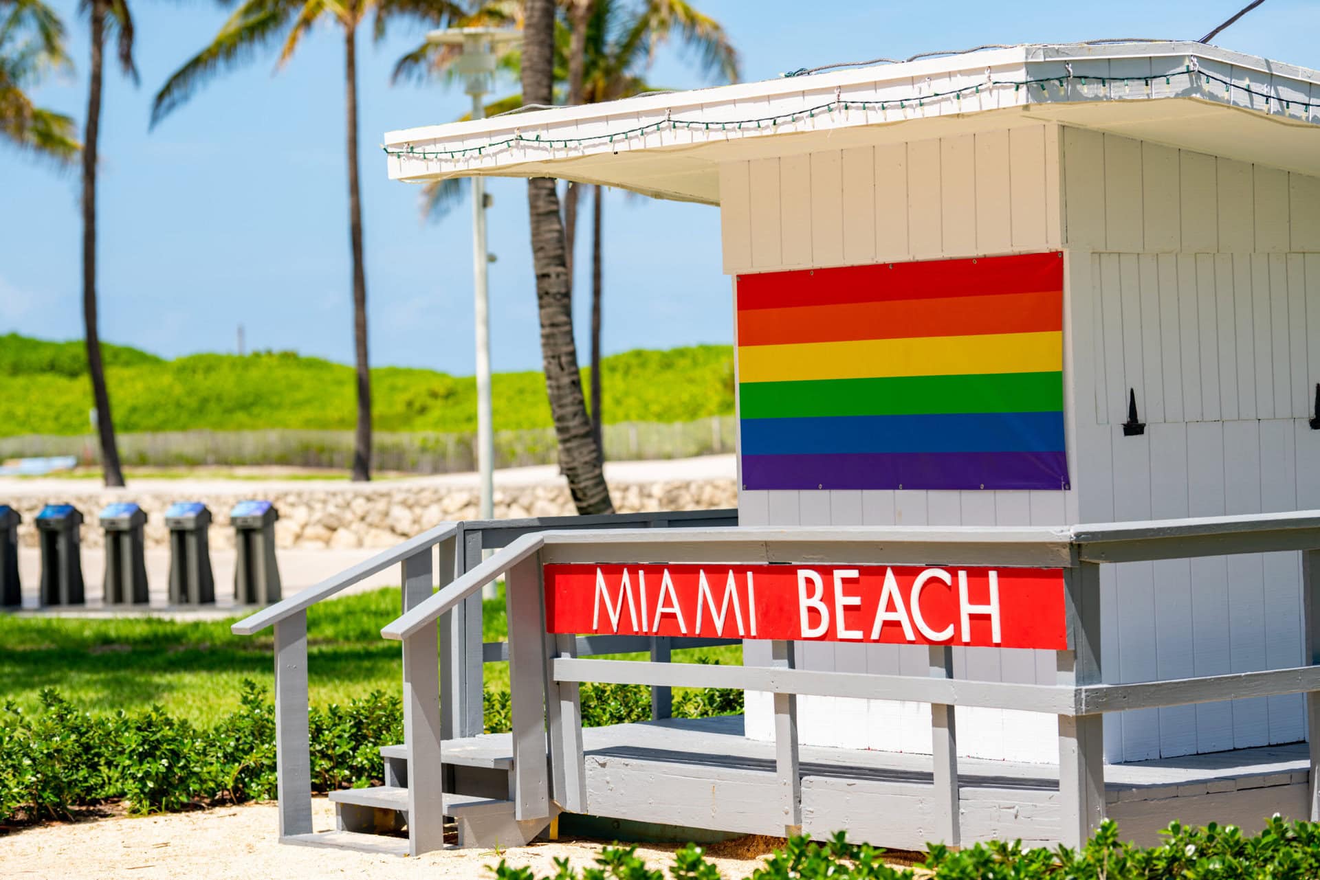 lgbtqia+-rainbow-flag-gay-pride-cruise-kreuzfahrt-miami-florida-sonne-strand-meer-explora-journeys