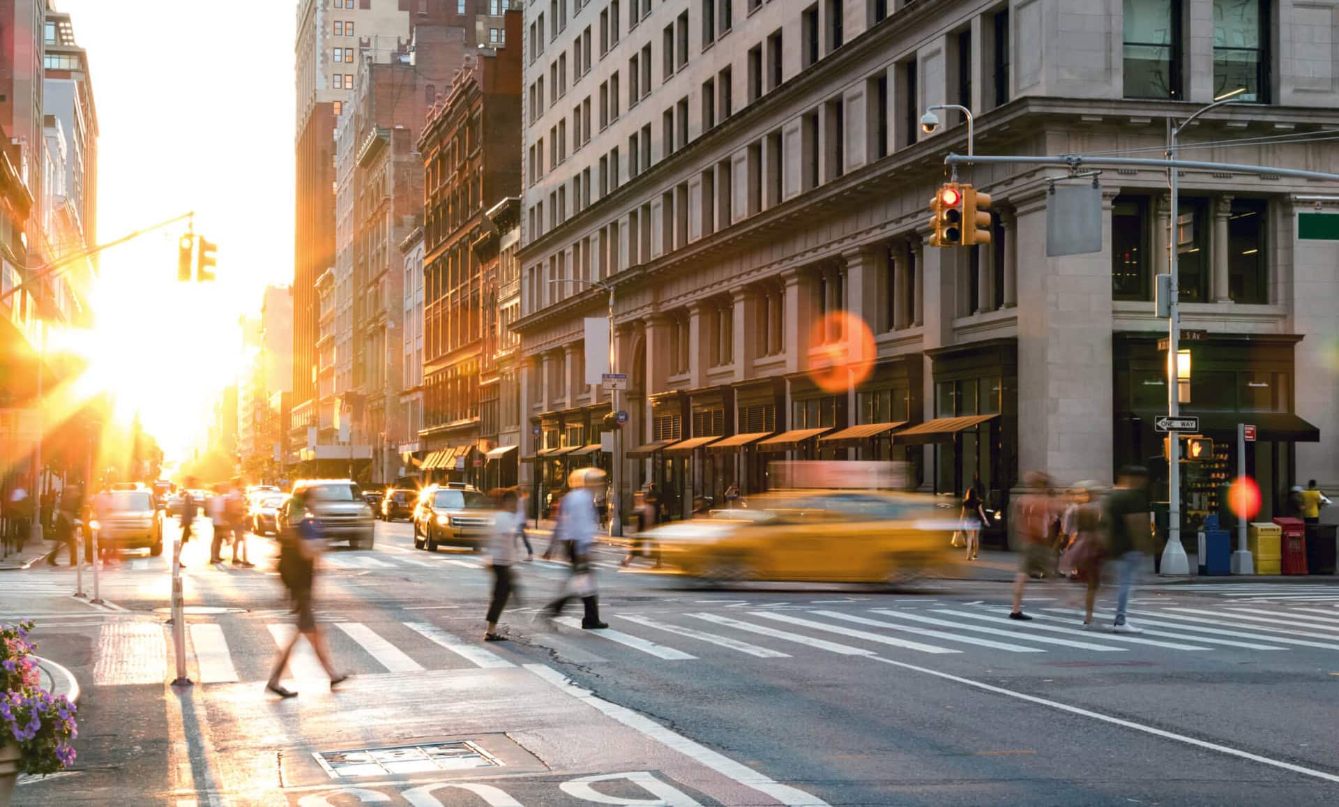 urlaub-lgbtqi+-gay-pride-new-york-city-manhattan-skyline-streets