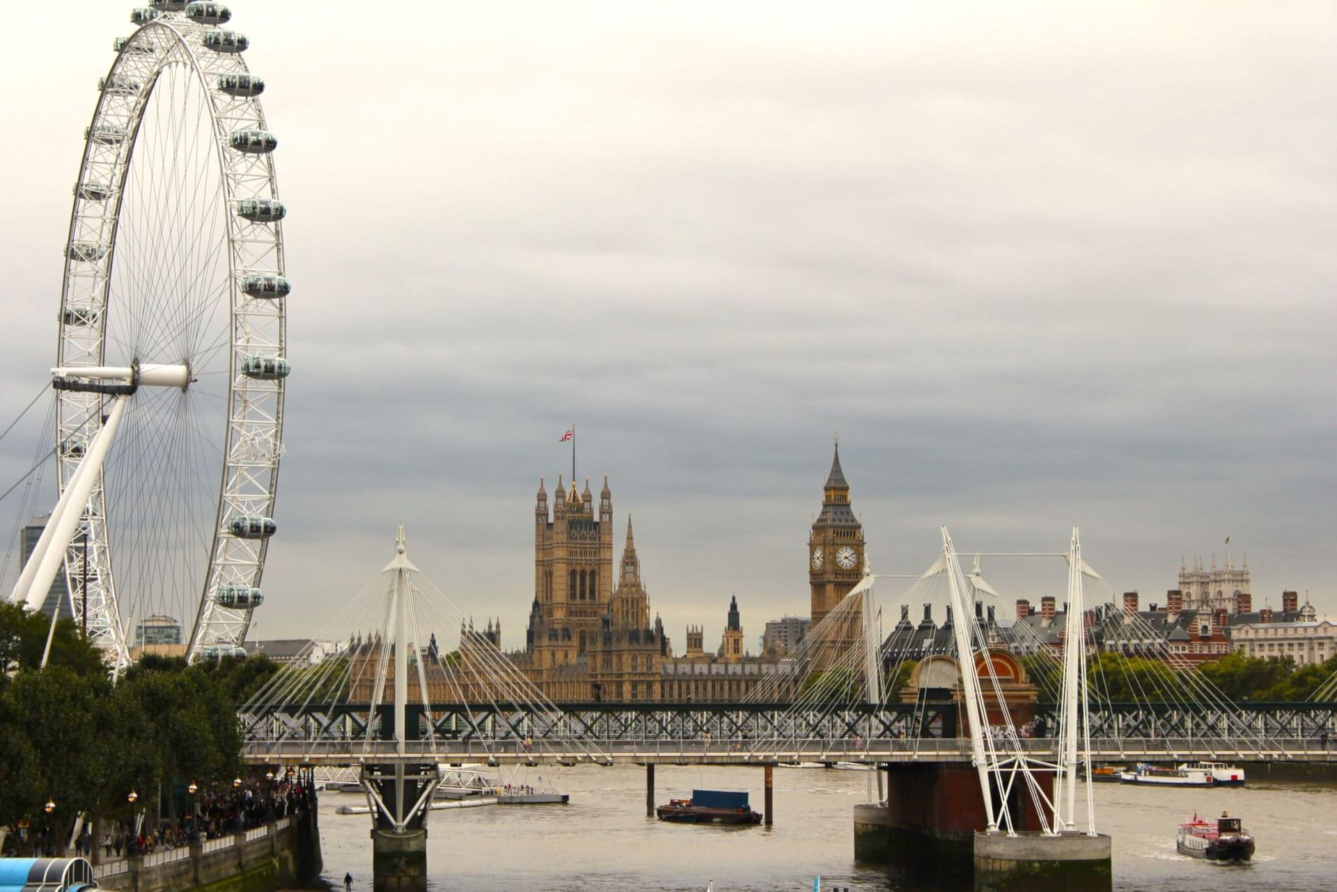 lgbtqia+-big-ben-themse-gay-pride-london-england-eye-wheel-river