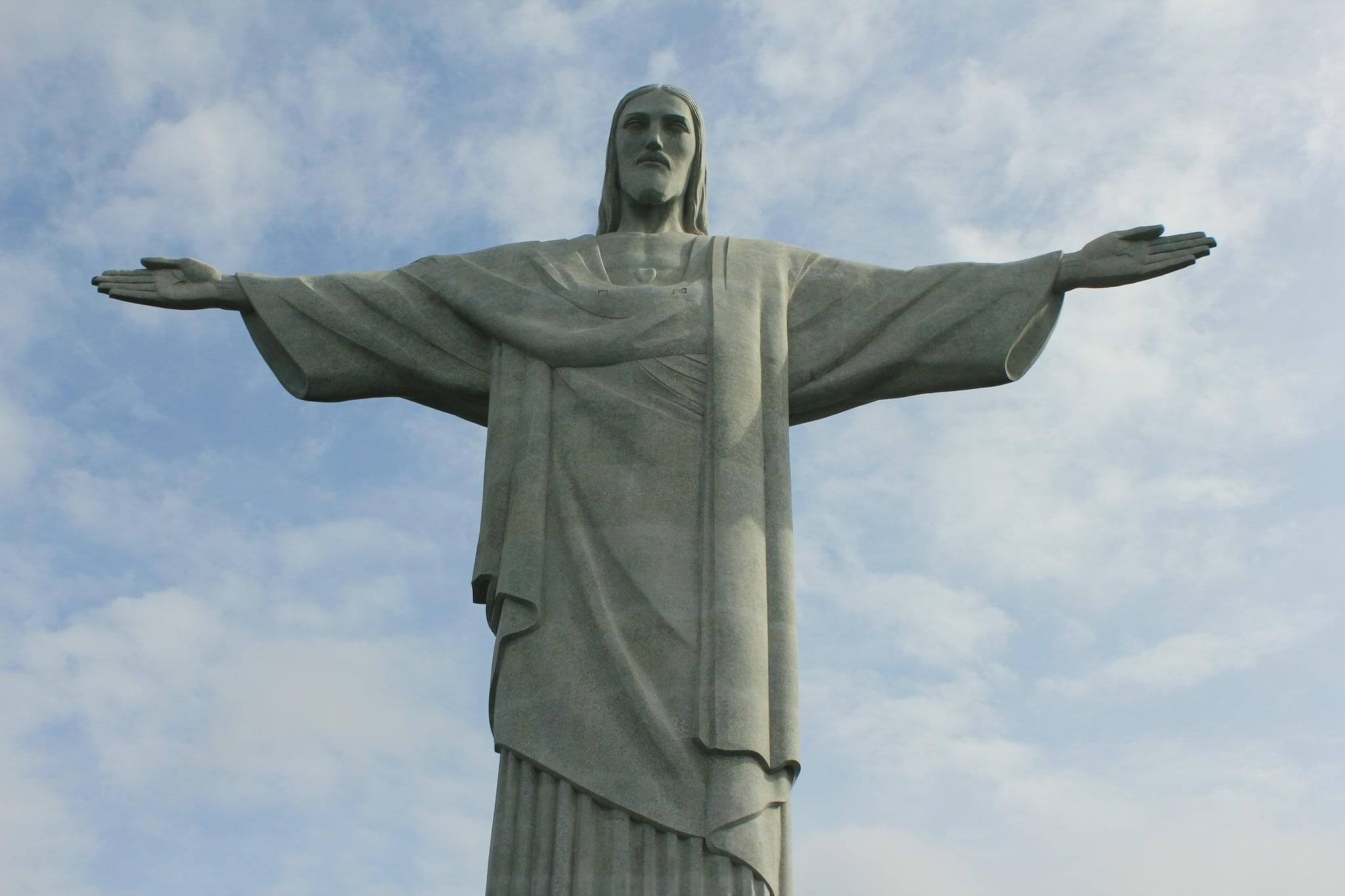 lgbtqi+-statue-landschaft-gay-pride-rio-de-janeiro-urlaub-brasilien