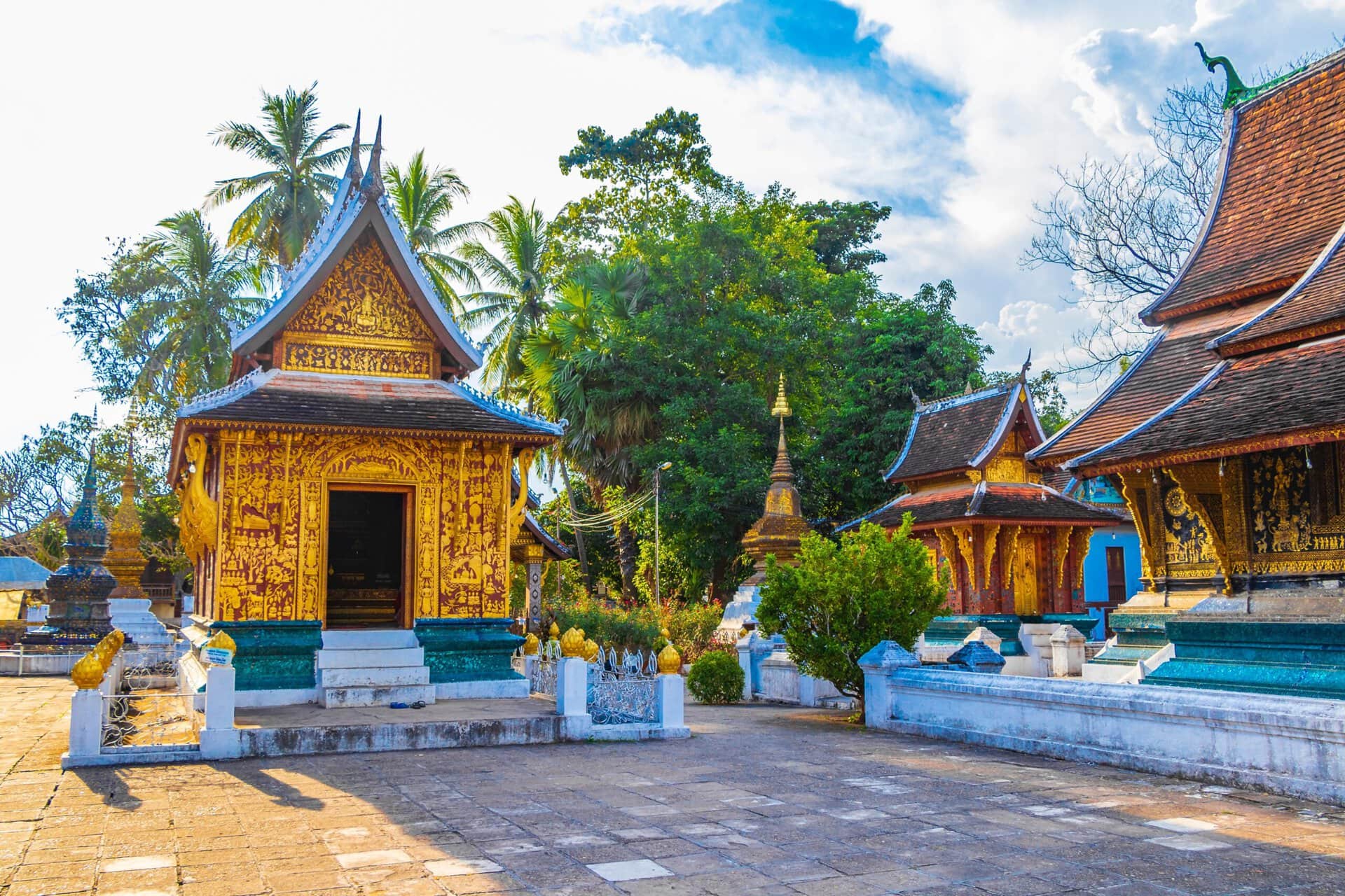 goldene-stadt-the-golden-city-gay-gruppenreise-laos-kambodscha-urlaub-suedostasien-wat-xieng-thong-buddhistischer-tempel-luang-prabang