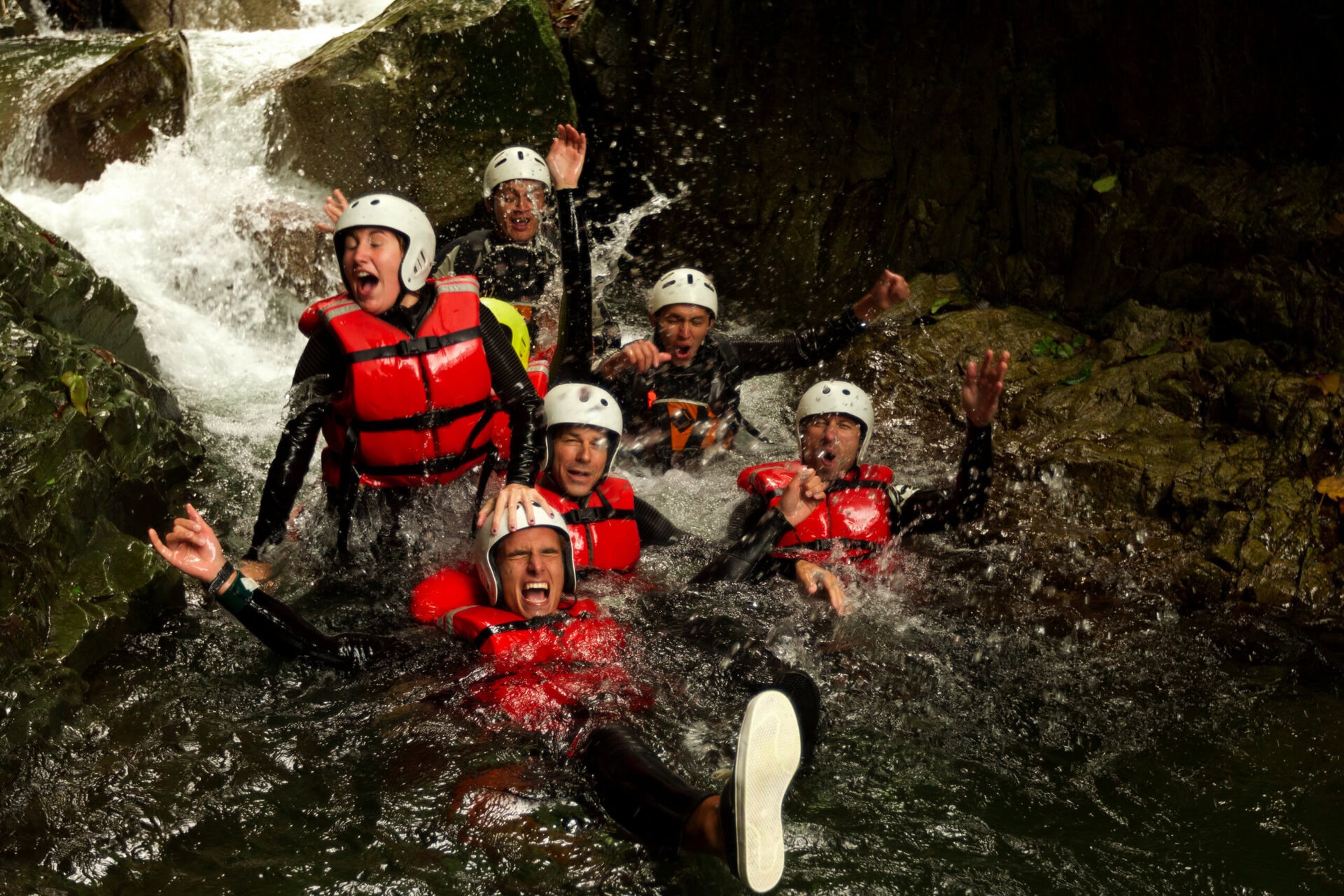 lgbtqia+-group-gay-action-pride-oeztal-oesterreich-steiermark-erlebnis-abenteuer-fun-canyoning