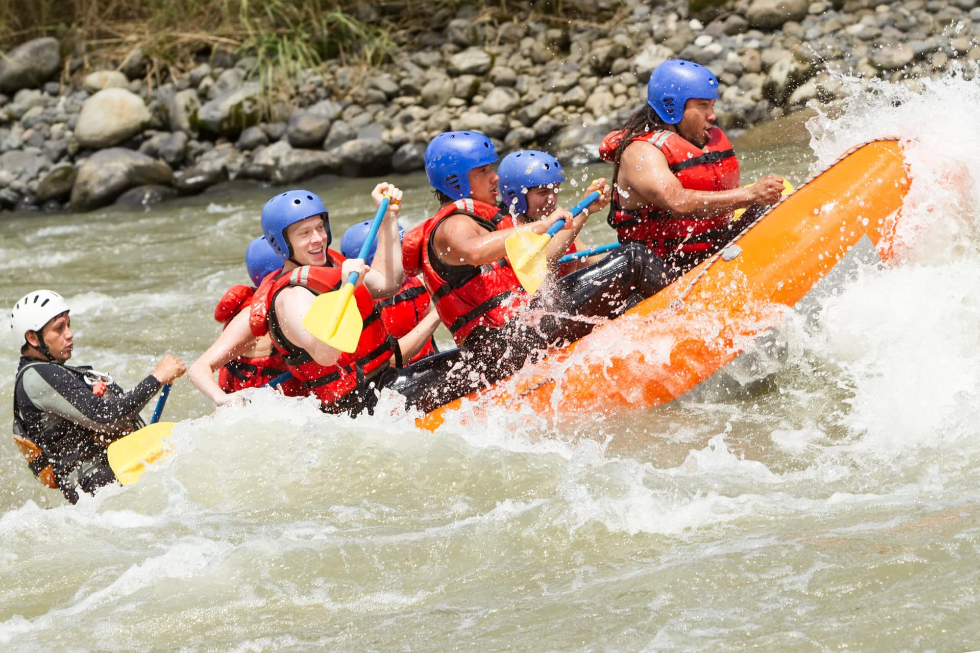 lgbtqia+-friends-gay-action-pride-oeztal-oesterreich-steiermark-erlebnis-abenteuer-fun-rafting