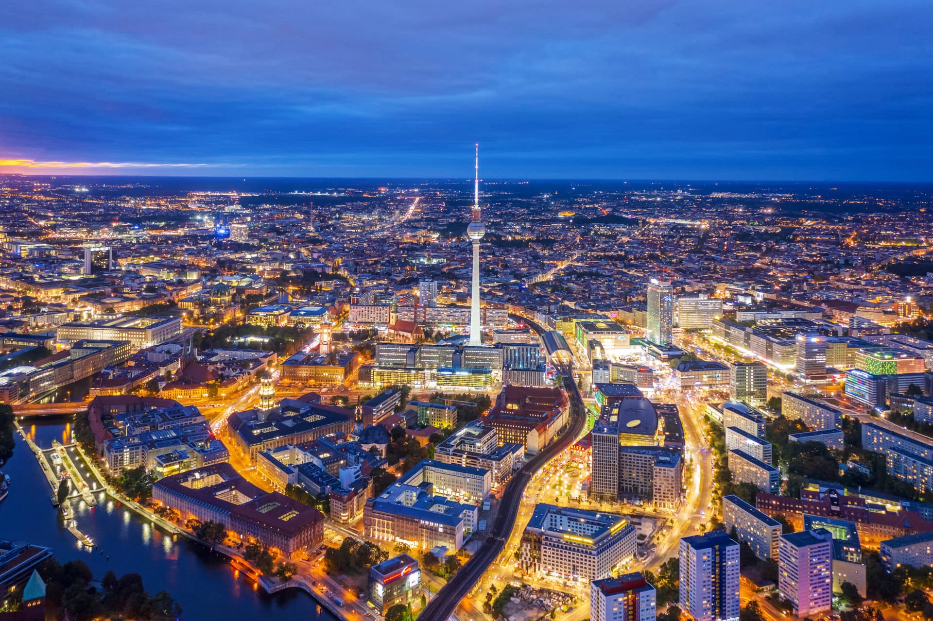 hauptstadterlebnis-city-panorama-gay-reise-berlin-deutschland-skyline-lgbtqia-berlin