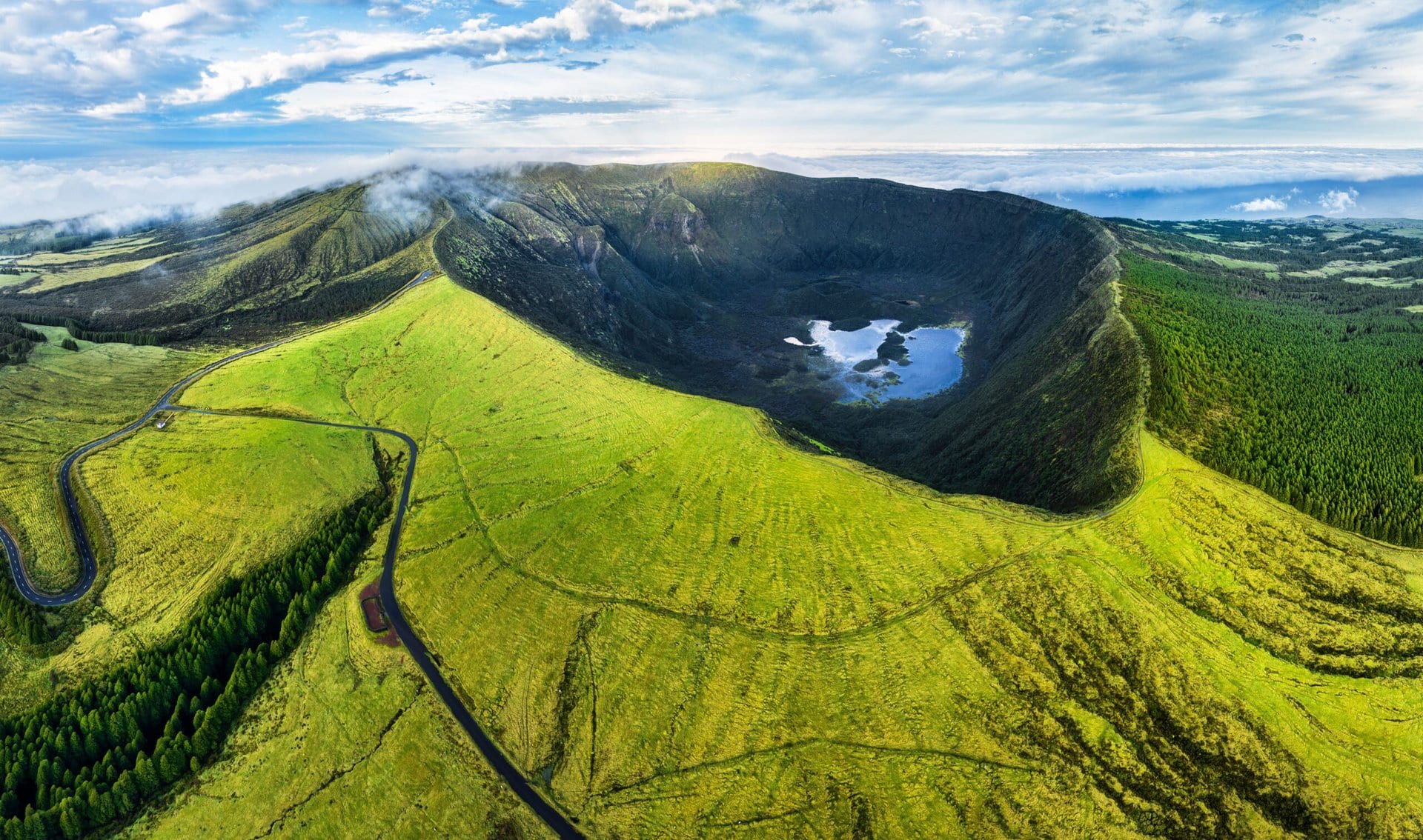 caldeira-vulkankrater-azores-faial-island-green-gay-reise-azoren-portugal-wanderung-urlaub-lgbtqia+