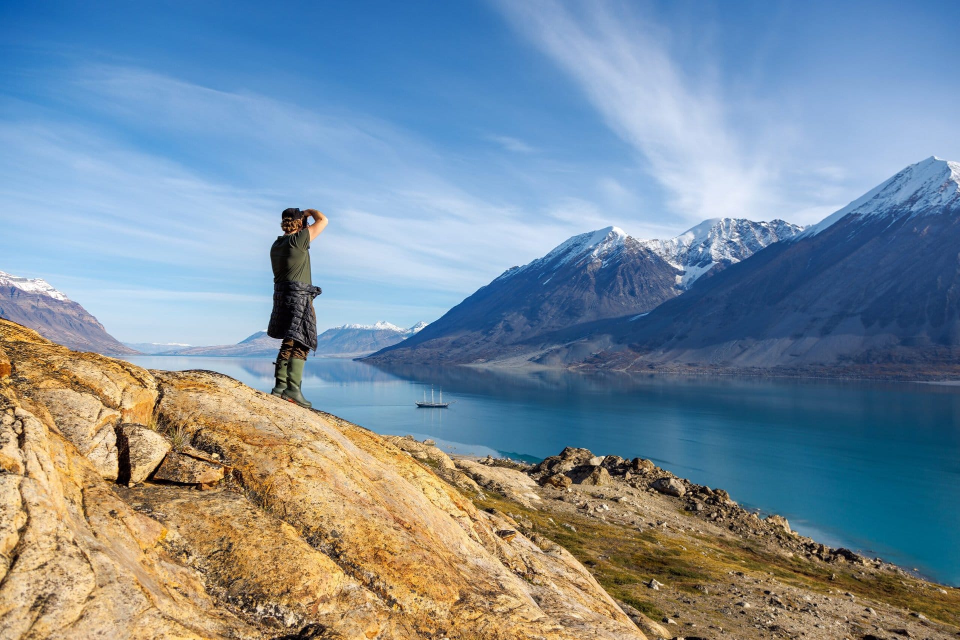 nationalpark-mountains-greenland-gay-expedition-gronland-nordosten-fjord-kangertittivaq-fjordsystems