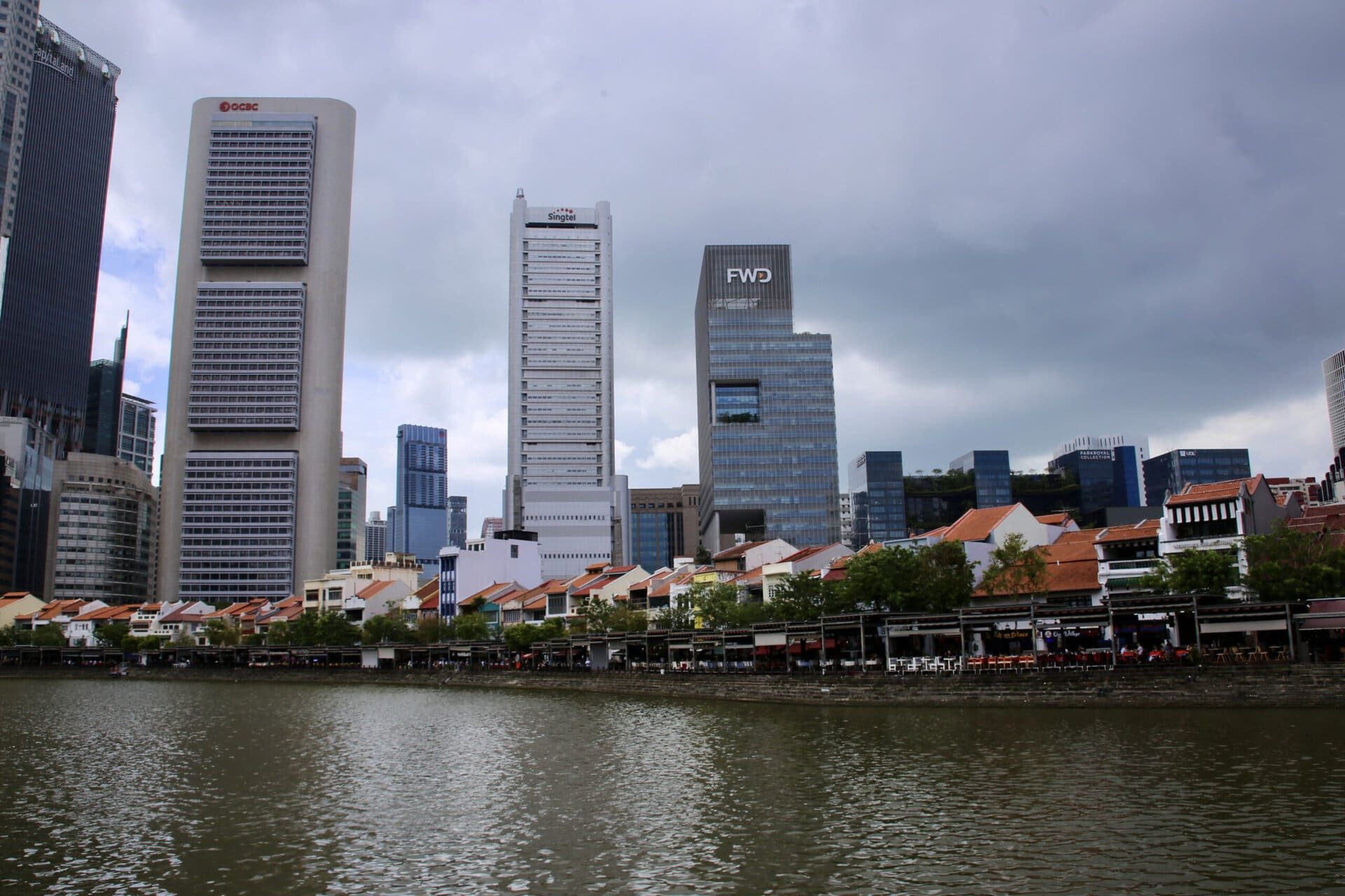 restaurants-gay-reise-singapur-reiseblog-indonesien-lgbtqia+-urlaub-architektur-modern-skyline-hafen