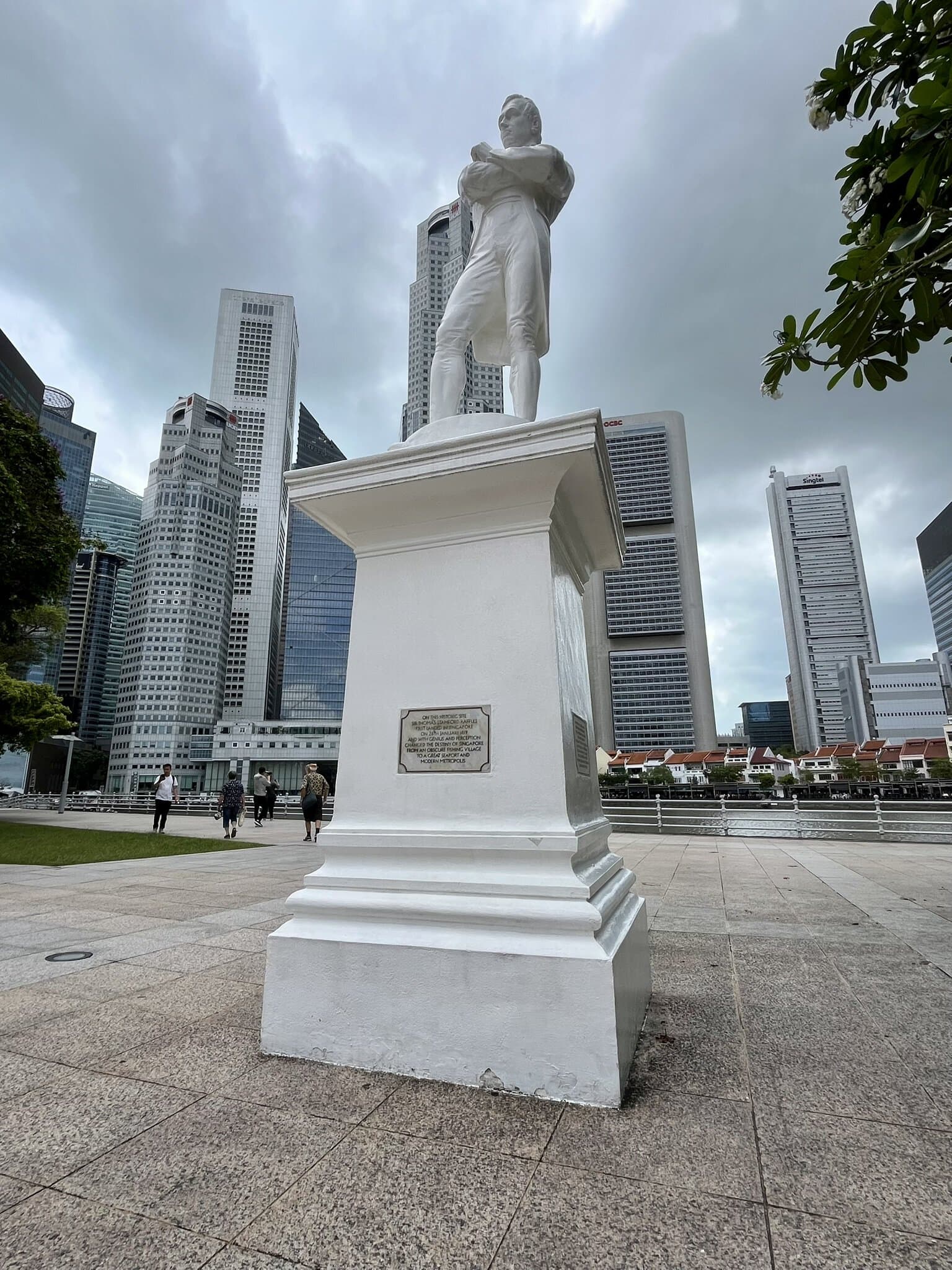 statue-gay-reise-singapur-reiseblog-indonesien-lgbtqia+-urlaub-architektur-modern-skyline